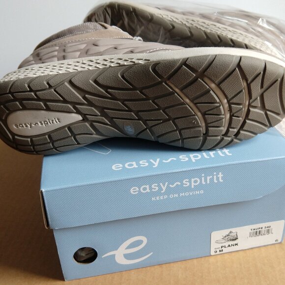 Easy Spirit Plank Hiking Boot 9M runs small NEW - Picture 2 of 3
